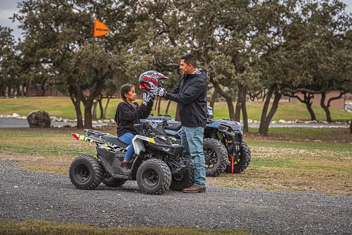 Polaris Outlaw 70 valkoinen - Puutarhakone