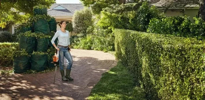 STIHL HSA 50 akkupensasleikkuri -setti - Puutarhakone