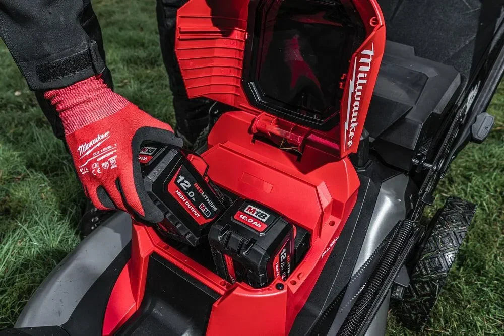 Milwaukee akkuruohonleikkuri M18 F2LM53-122 -setti - Puutarhakone
