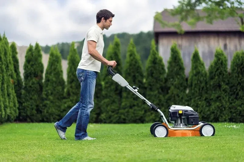STIHL RM 2.0 RT ruohonleikkuri - Puutarhakone