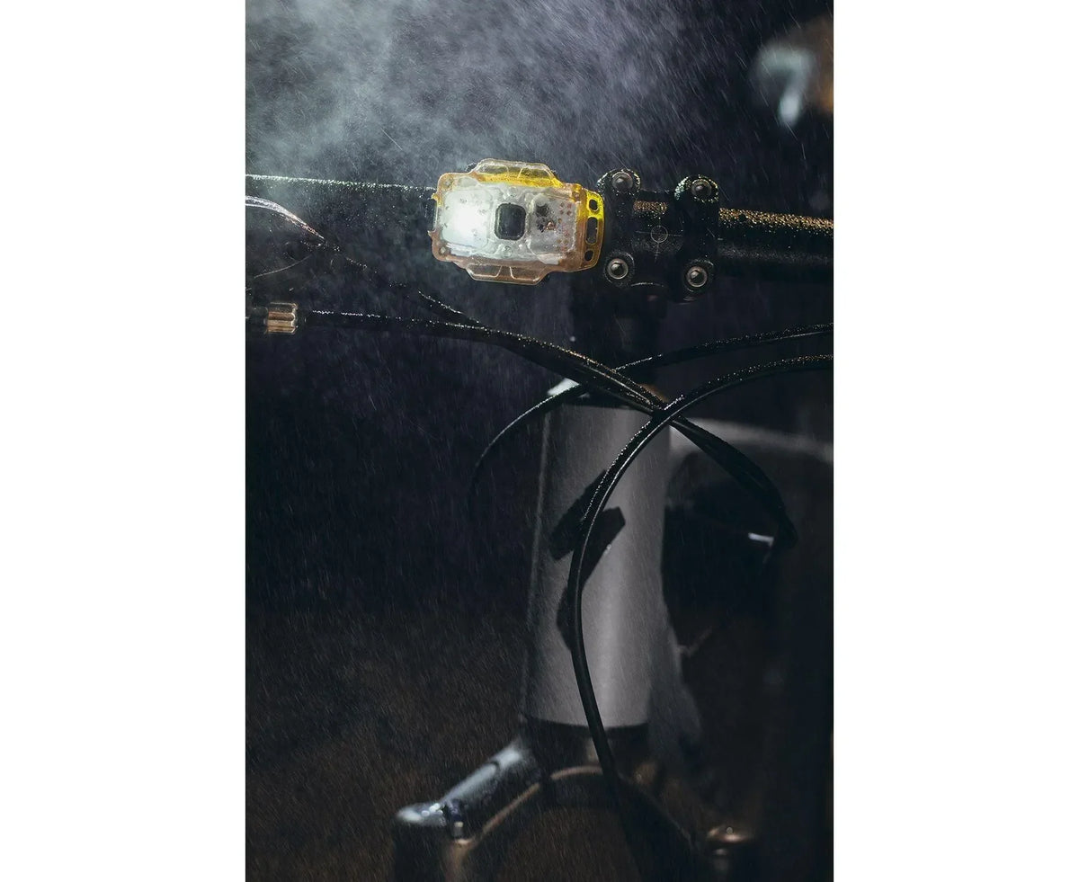 Armytek Crystal Blue monitoimilamppu - Puutarhakone
