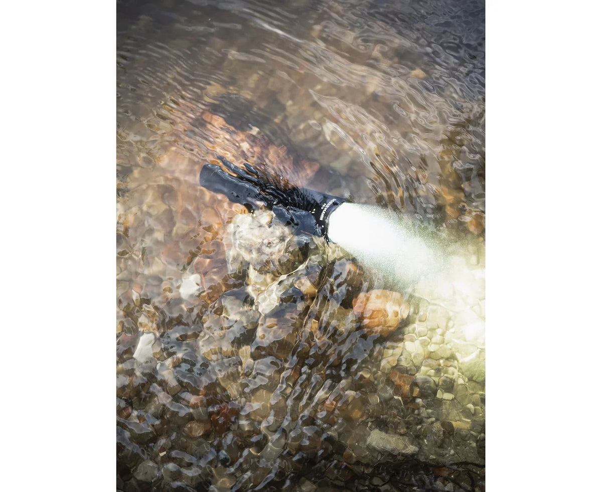 Armytek Dobermann Pro Magnet USB Sand (lämmin valo)