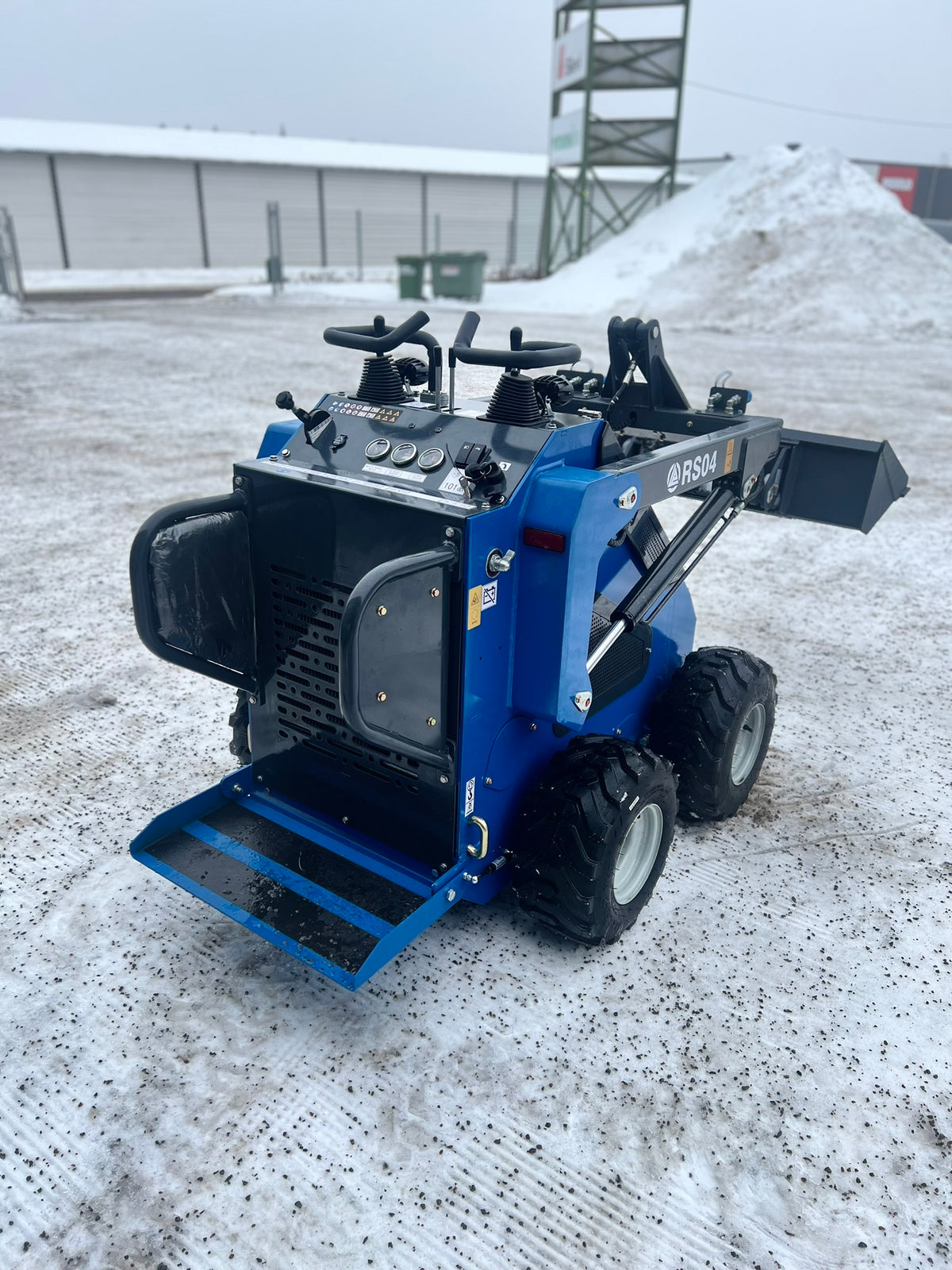 Rippa RS04 compact kauhakuormain