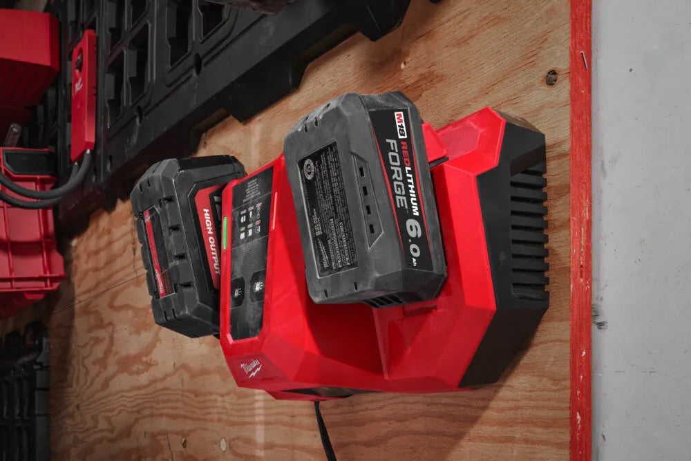 Milwaukee M18™DBSC 2-paikkainen pikalaturi
