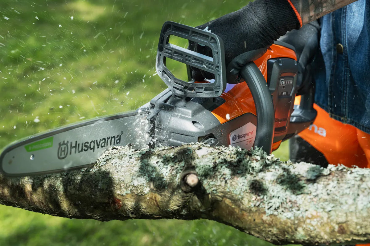 Husqvarna 215i akkusaha -setti