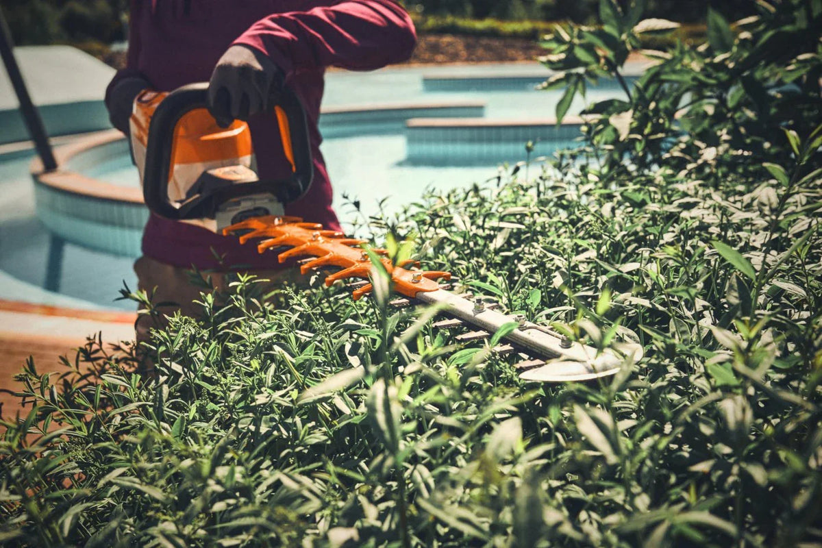 STIHL HSA 140.0R akkupensasleikkuri -runko