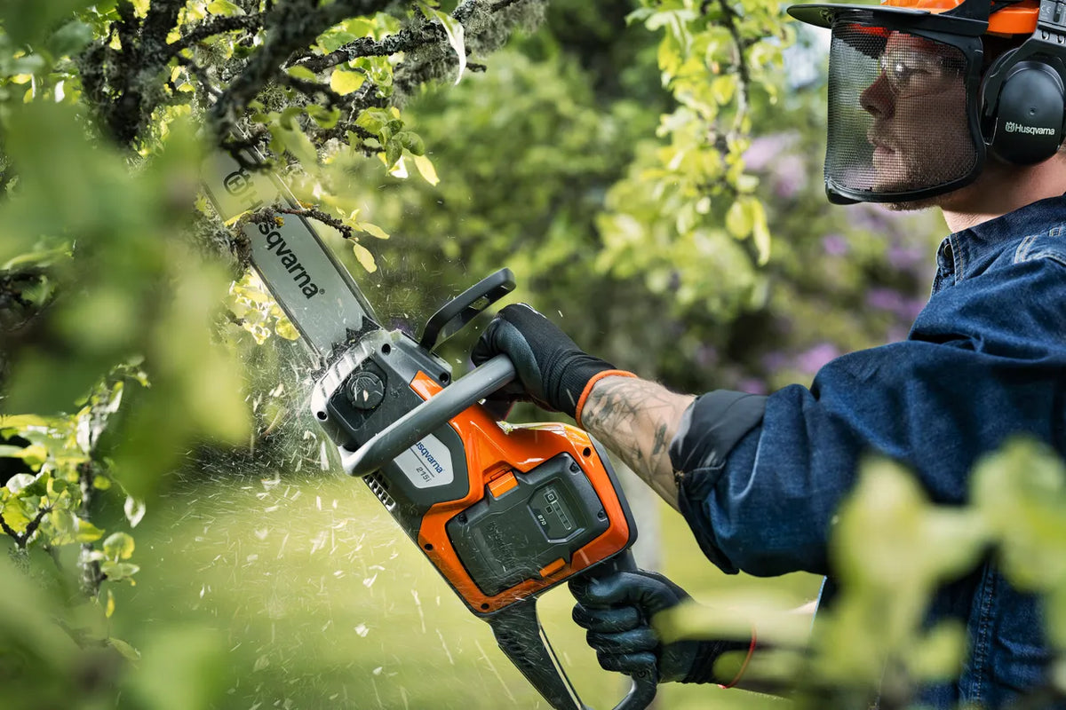 Husqvarna 215i akkusaha -setti