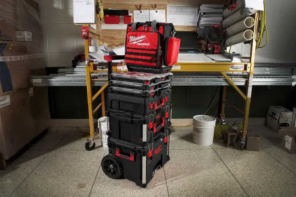 Milwaukee suljettava Packout työkalukassi - Puutarhakone