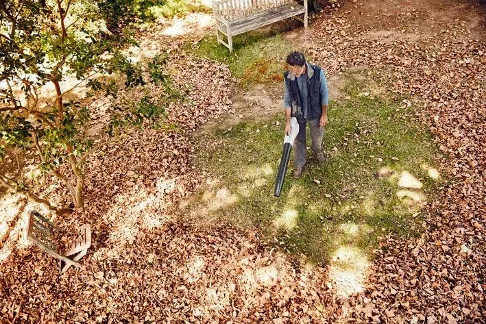 STIHL BGA 57 Akkupuhallin -setti - Puutarhakone