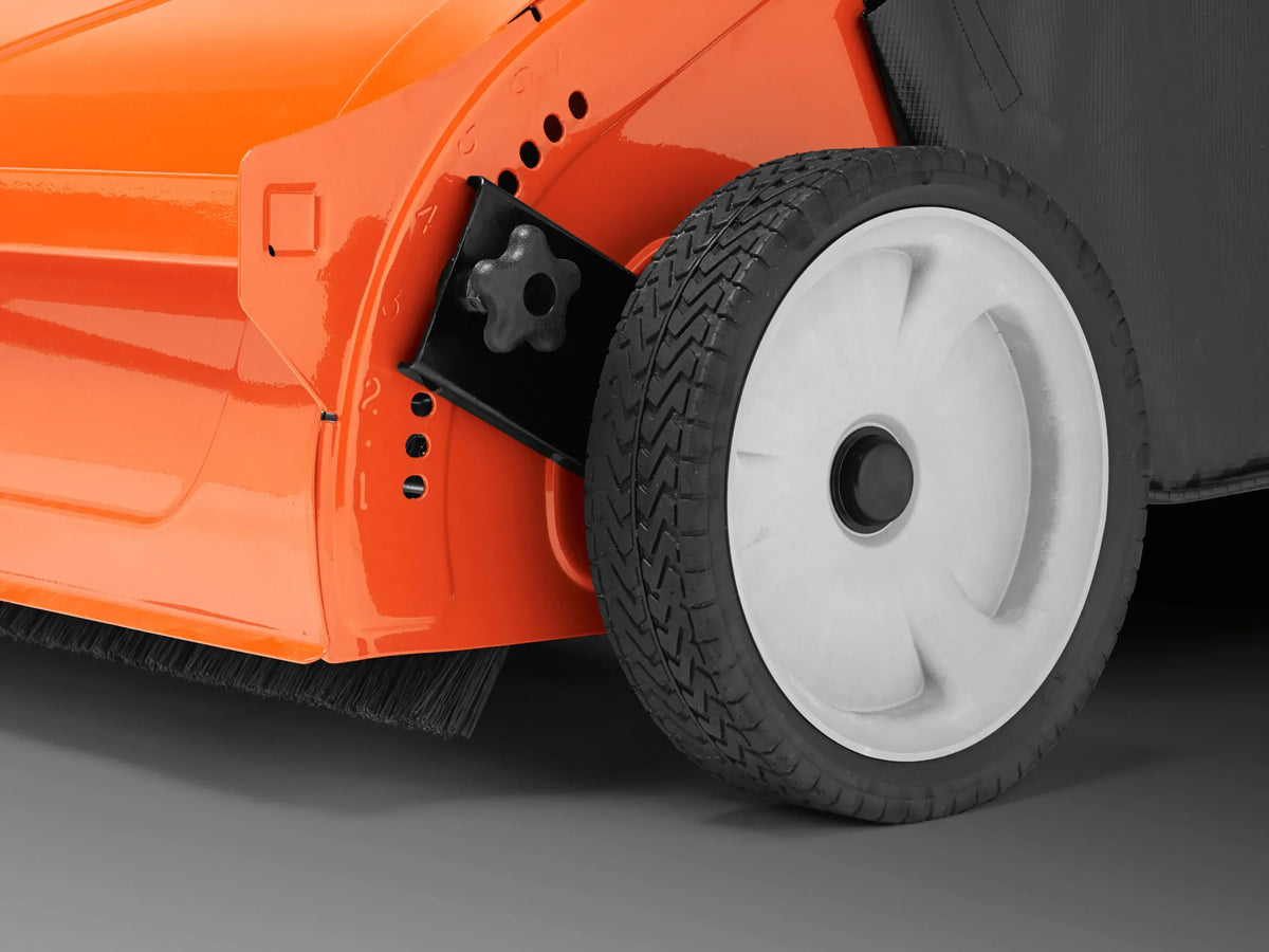 Husqvarna Sweeper 36" - Puutarhakone