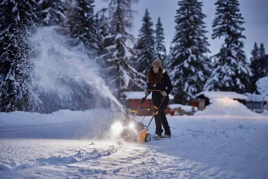 Stiga ST700e akkukäyttöinen lumilinko -setti - Puutarhakone